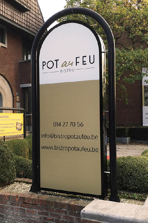 onverlichte zuil pot au feu